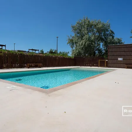 Apartment Riboleys T4 Mit Klima&pool 400 M Vom *